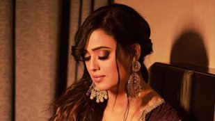 Shweta Tiwari looks gorgeous in purple Anarkali suit
