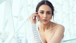 Rakul Preet Singh dazzles in white bodycon gown at IIFA 2023