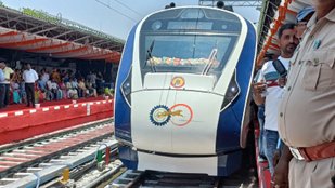 first Vande Bharat Express connecting Guwahati to West Bengal