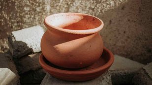 Vastu Tips for Money, mitti ke kalsh ke upay,