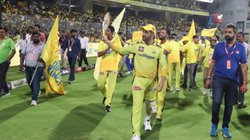 एमसएस धोनी के स्टाइल में दिग्गज फुटबॉलर ने किया रिटायरमेंट का ऐलान, 25 साल के करियर को कहा अलविदा; विवादित रही विदाई