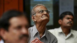 Pension: बैंक में नहीं सीधे हाथ में नकद दी जाएगी पेंशन, इस राज्य के फैसले पर भड़के धर्मेंद्र प्रधान