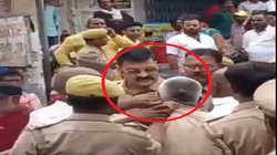 वर्दी पहन ली तो भगवान बन गये? डिप्टी SP ने नेता को मारा थप्पड़, वायरल वीडियो पर भड़के लोग