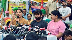 Wrestler Protest: दिल्ली पुलिस ने जंतर-मंतर से उखाड़े पहलवानों के तंबू, बजरंग पूनिया बोले- लोकतंत्र की हो रही है हत्या