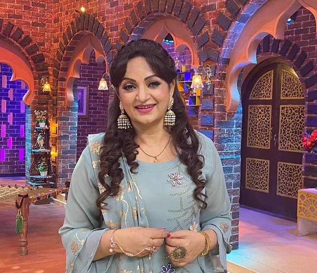 Upasana Singh 5