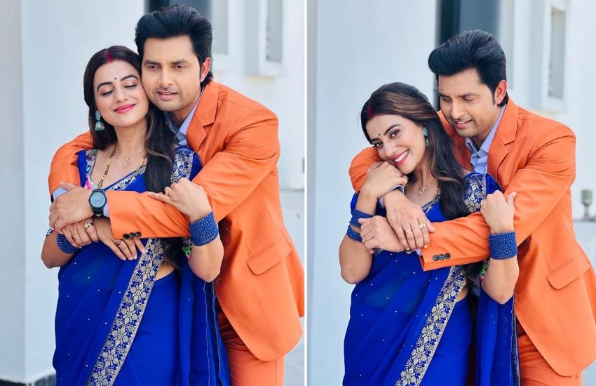 Akshara Singh Poses With Monalisa Husband