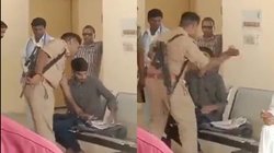 फरियाद लेकर डीएम कार्यालय पहुंचे शख्स पर पुलिसकर्मी ने की थप्पड़ों की बारिश, वायरल वीडियो पर भड़के लोग