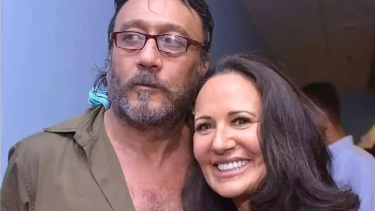 Jackie Shroff Wife Ayesha Shroff has filed a case Jackie Shroff Wife Ayesha Shroff has filed a case