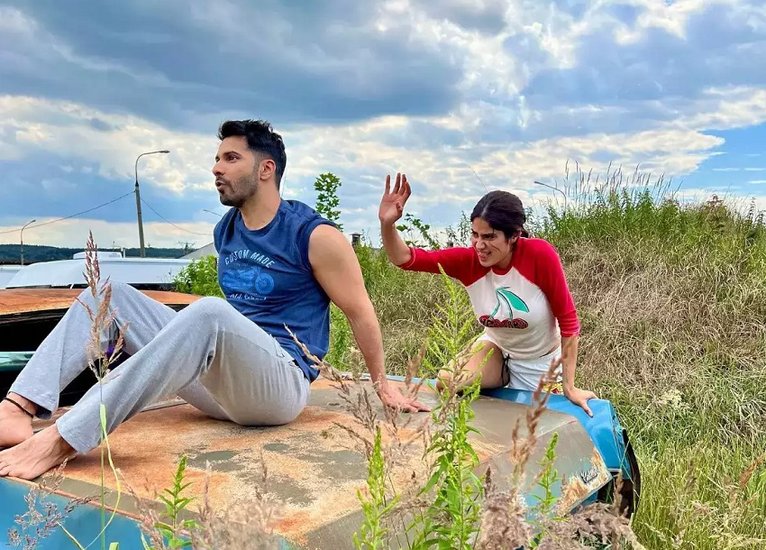 Janhvi Kapoor and Varun Dhawan