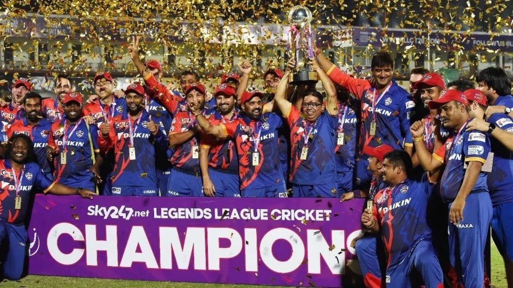 LEGENDS CRIोCKET LEAGUE