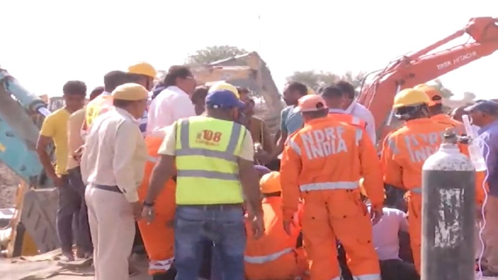 Minor fell into Borewell| Sehore