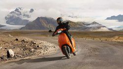 Helmet detection system पर काम कर रही है Ola Electric, हेलमेट न होने पर पार्किंग मोड में चला जाएगा टू व्हीलर, पढ़ें रिपोर्ट