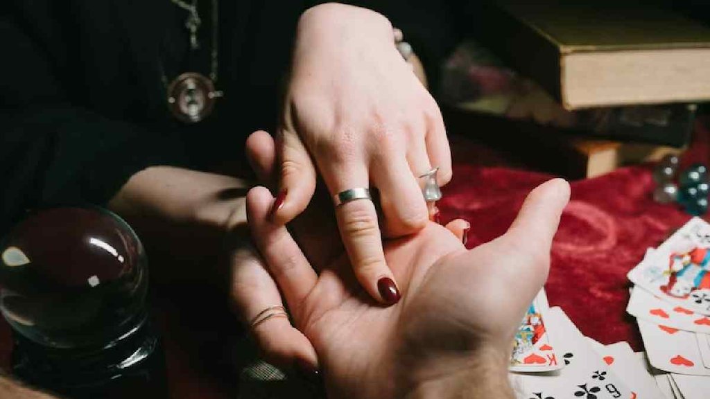 Palmistry Reading, amla yog
