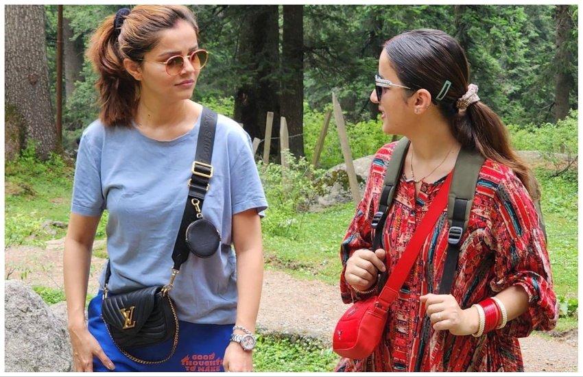 Rubina Dilaik with sister