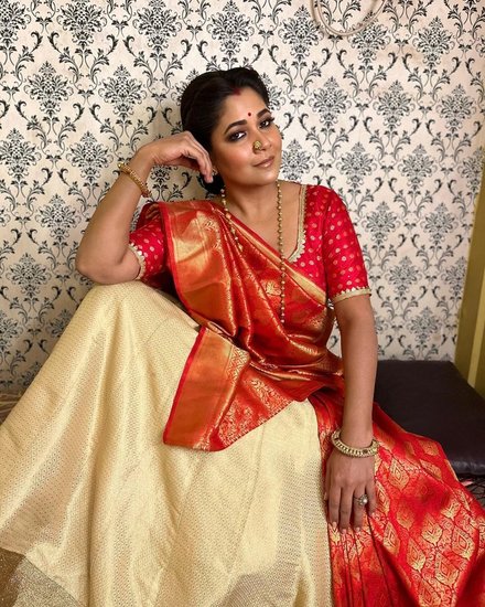 Narayani Shastri 7