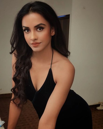 saumya saraswat age