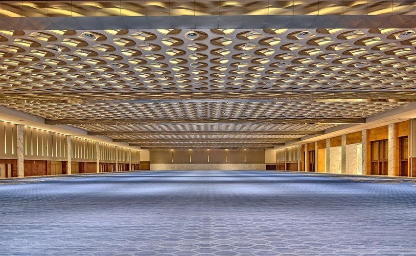 mukesh ambani jio world convention centre facilities