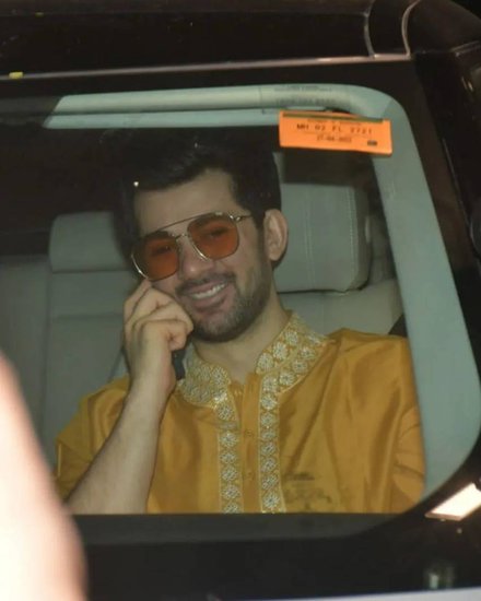 karan deol bride name,