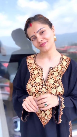 रुबीना दिलैक हिमाचल प्रदेश में अपने घर पर आराम कर रही हैं। हादसे के बाद रुबीना ने काम से छोटा ब्रेक लेने का फैसला किया है। (Source: @ashukla09/instagram)