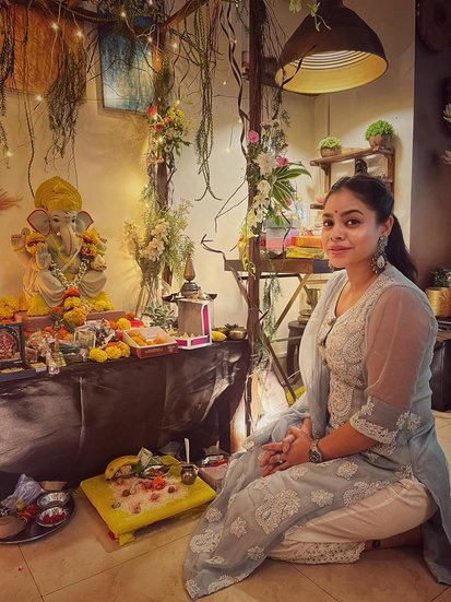 Sumona Chakravarti 3