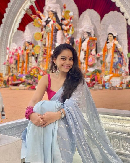 Sumona Chakravarti 8