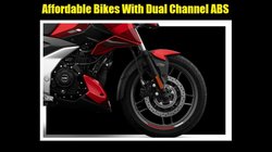 Top 4 Affordable Bikes With Dual Channel ABS: डुअल चैनल एबीएस के साथ आने वाली 4 अफोर्डेबल बाइक्स, जो मानसून में बाइक राइडिंग बनाती हैं सेफ