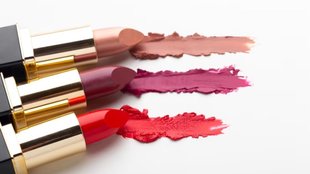 homemade lipstick । how to make homemade lipstick with natural ingredients । how to make lipstick at home