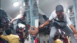खचाखच भरी थी ट्रेन, टॉयलेट जाने के लिए ‘सुपरमैन’ बन गया यात्री; वायरल हो रहा वीडियो