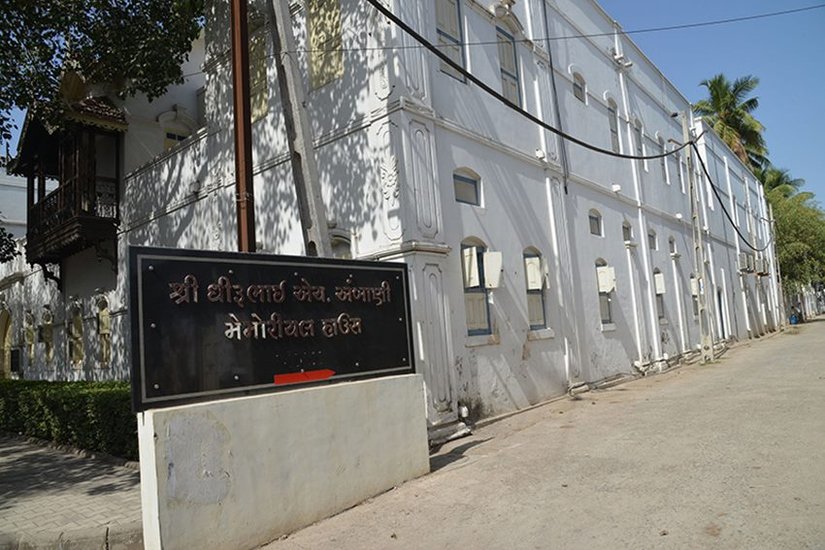 dhirubhai ambani house in gujarat