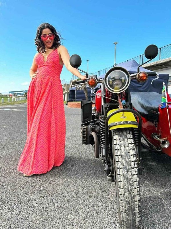 AISHWARYA SHARMA PINK LOOK