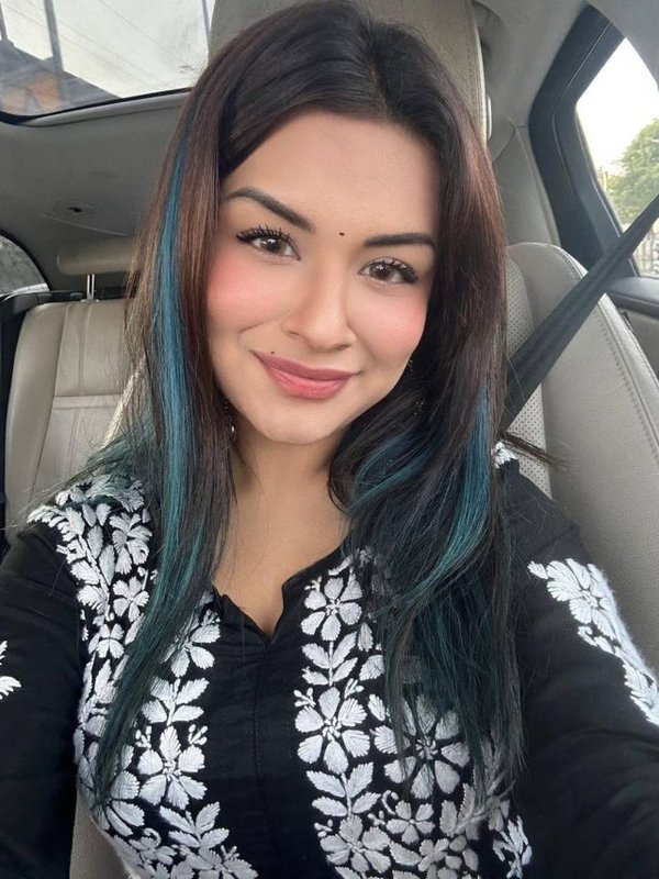 AVNEET KAUR SIMPLE AND CUTE LOOK