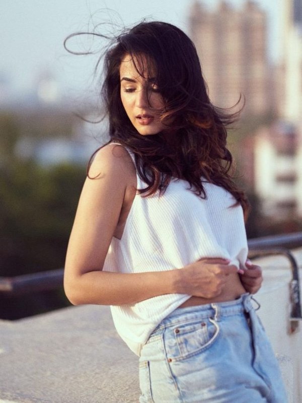 Actress Sonal Chauhan (5)