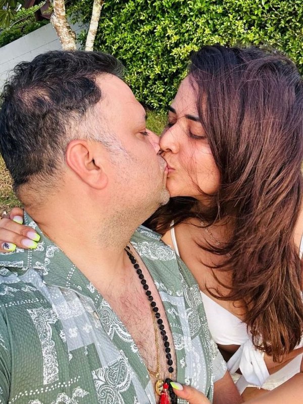 Anasuya Bharadwaj gets Romantic With Husband