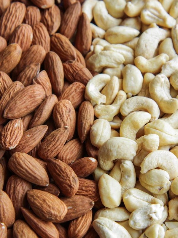 CASHEW AND ALMONDS BENEFITS