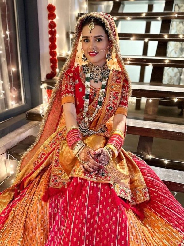 DIMPI-NISHI SAXENA BRIDAL LOOK