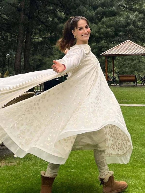 ELLE AVARAM IN WHITE LOOK