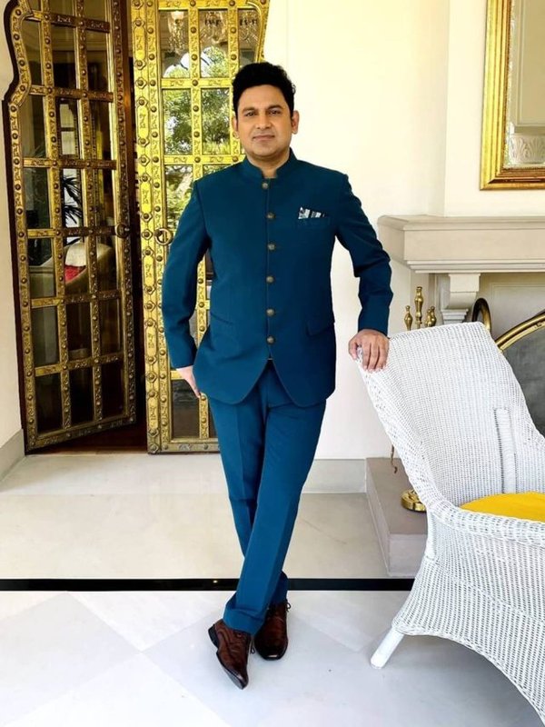 MANOJ MUNTASHIR PROPERTY