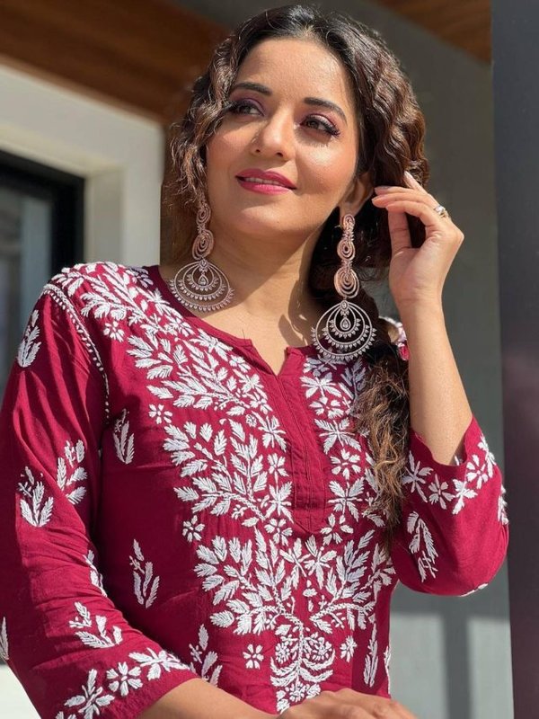 MONALISA SAADGI LOOK