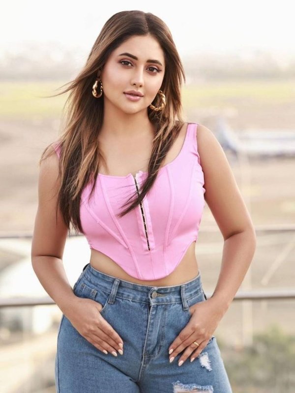 RASHAMI DESAI IN BEBAK ANDAZ