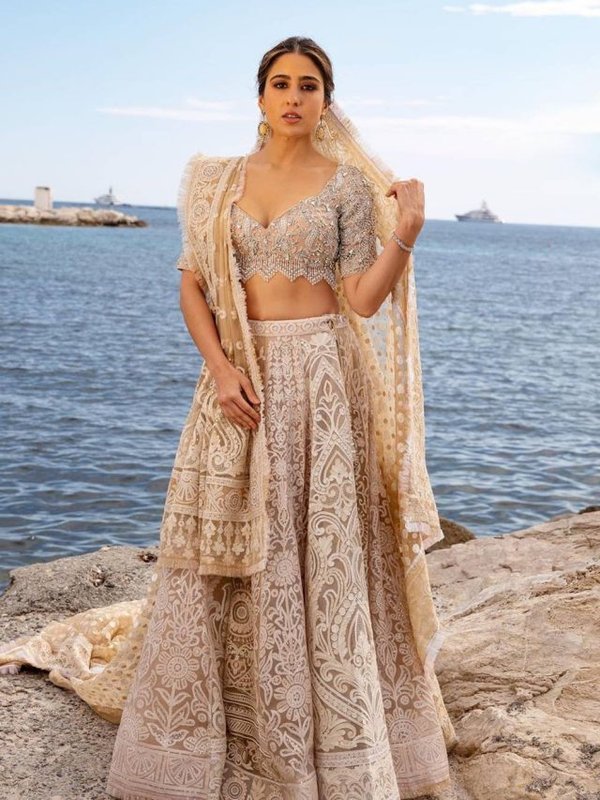 SARA ALI KHAN - ATTENDED WEDDING OF PARENTS