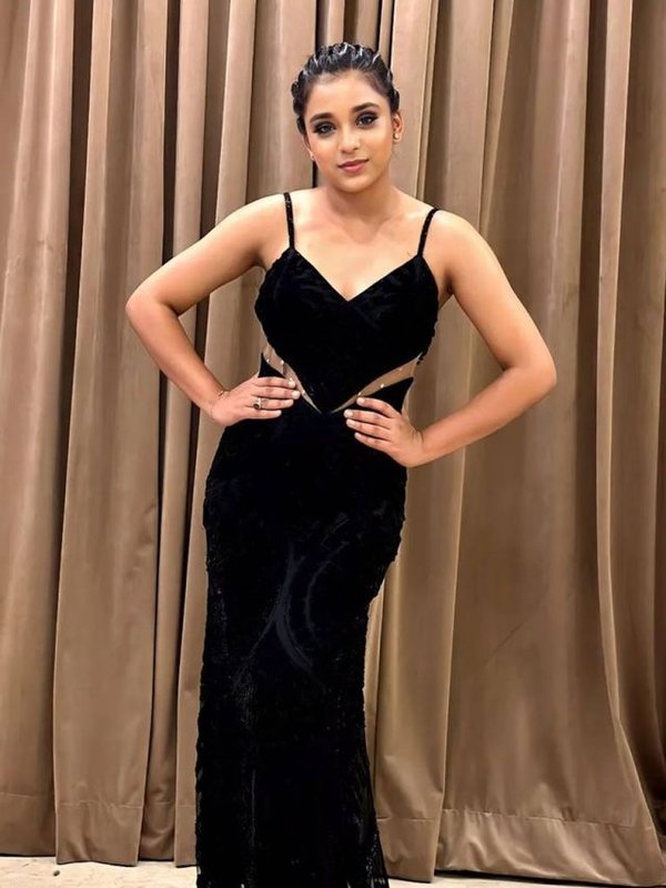 SUMBUL TOUQEER IN BLACK GOWN