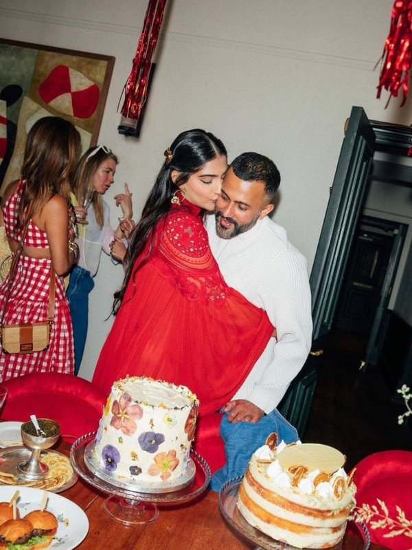 Sonam Kapoor Birthday (3)