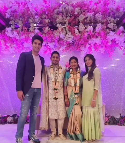 who is Tushar Deshpande wife