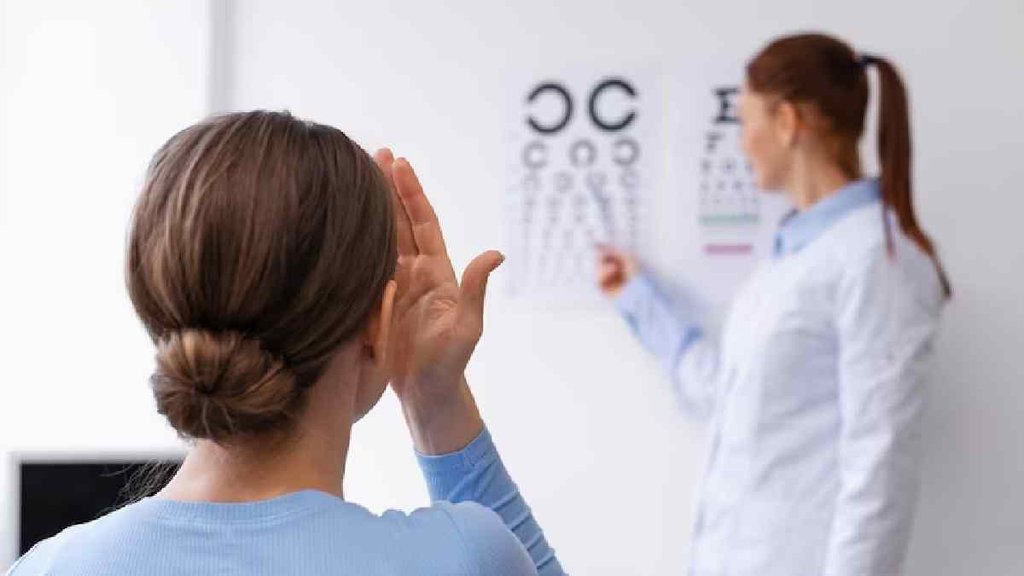 The Worst Habits for Eyesight। Causes on vision Loss। weak eyesight causes। weak eyesight these diseases । आंखें कमजोर होने का कारण
