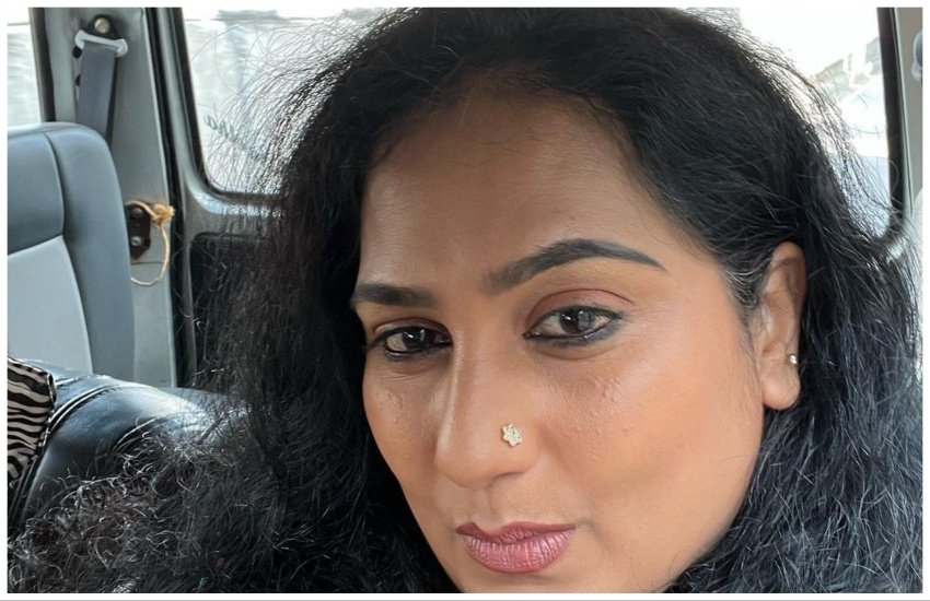 gayatri Shashtry in Car