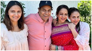 Dharmendra, Hema Malini, Esha Deol