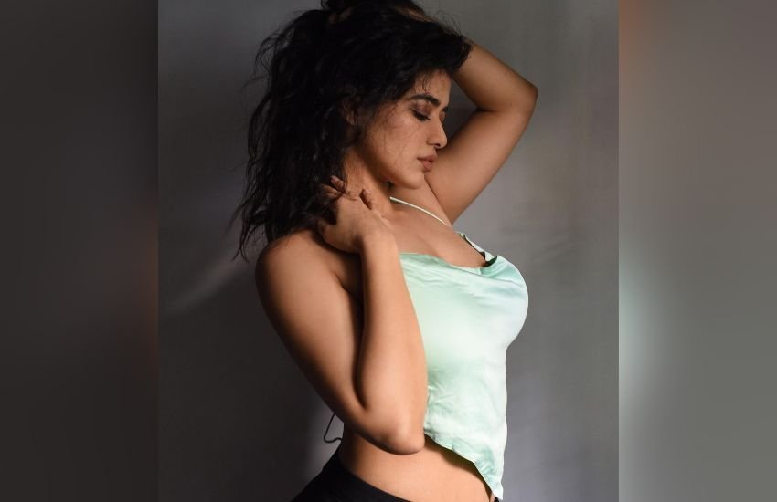 ketika sharma Raises temperature