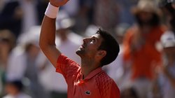 US Open: भीषण गर्मी से बेहाल टेनिस स्टार, नोवाक जोकोविच की आसान जीत पर थीम को छोड़ना पड़ा कोर्ट