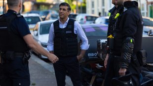 rishi sunak| immigration officer |