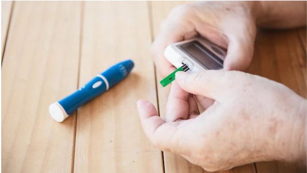 Low Blood Sugar sign and symptoms, low blood sugar symptoms, how to control low blood sugar,